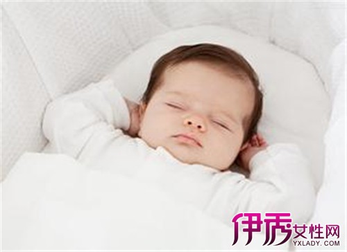 【新生儿睡觉时为什么眼睛翻白眼】【图】新生
