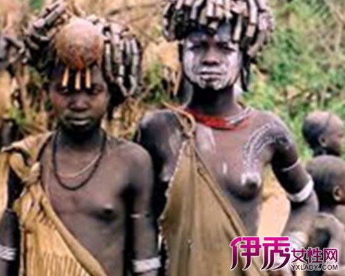 【非洲象人族女人分娩】【图】非洲象人族女人