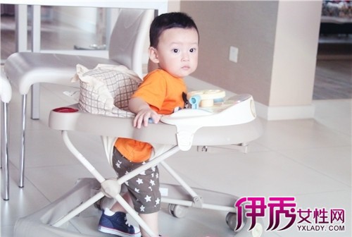 【宝宝几个月可以坐学步车】【图】宝宝几个月