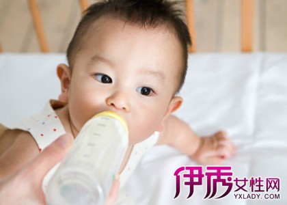 【宝宝睡前喝奶粉好吗】【图】宝宝睡前喝奶粉