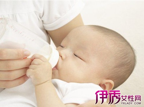 【新生儿喂奶粉量及次数】【图】新生儿喂奶粉