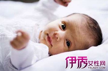 【一岁一个月宝宝发育标准】【图】一岁一个月