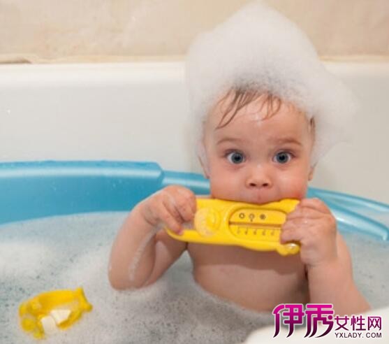 【图】介绍新生儿洗澡频率正确洗澡宝宝干净又
