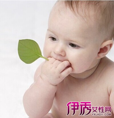 【婴儿拉绿色稀便有奶瓣】【图】婴儿拉绿色稀