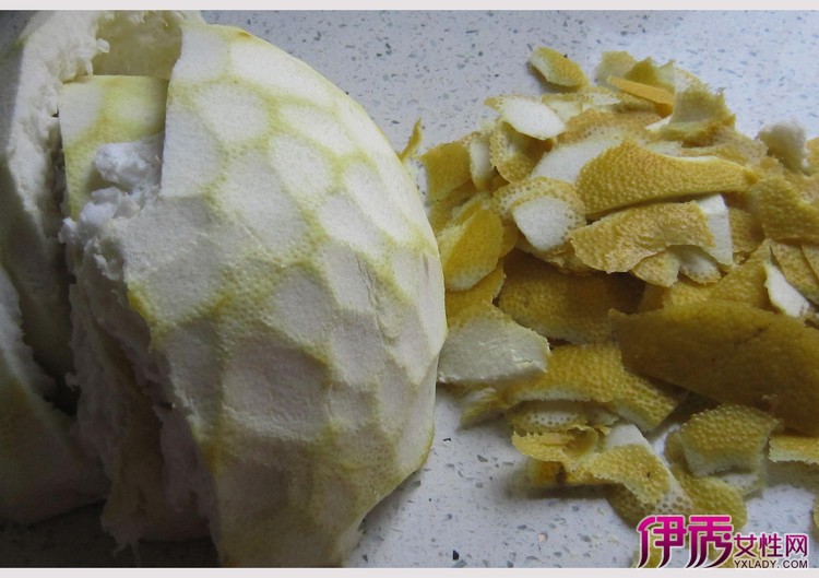 【图】冰糖炖柚子皮的功效 冰糖炖柚子皮的制