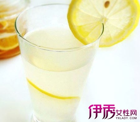 【晚上喝柠檬蜂蜜水好吗】【图】晚上喝柠檬蜂