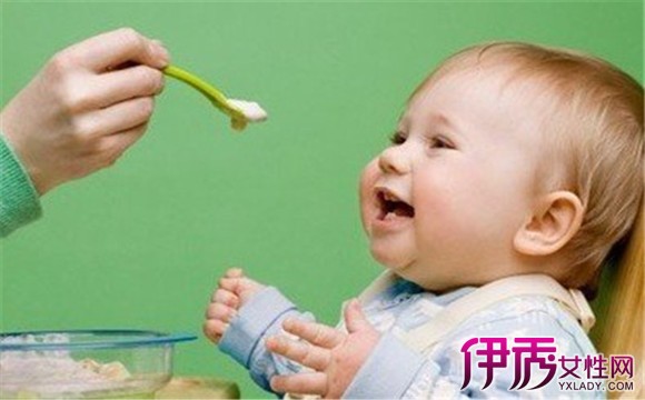 【四个月宝宝能吃什么辅食】【图】四个月宝宝