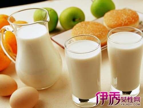 【喝牛奶补钙的同时可以吃钙片吗】【图】喝牛