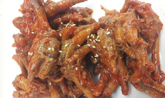 chicken-feet-742079_960_720.png