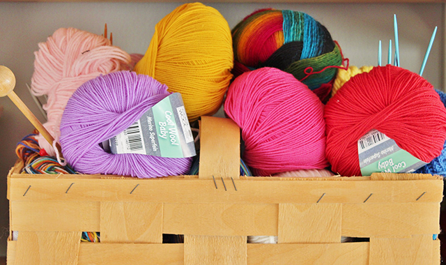 wool-knit-knitting-needles-basket-48199.png